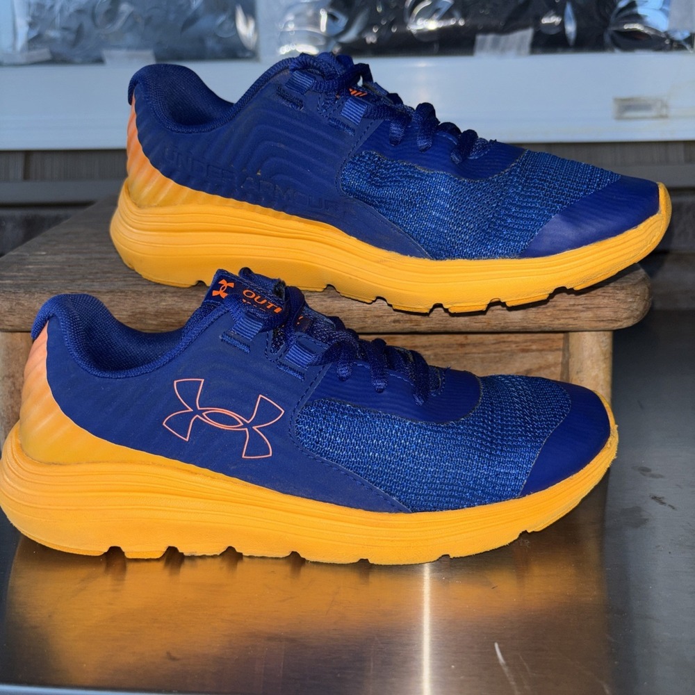 Under Armour Out Hustle Youth Blue With Orange Trim Shoes Size 3.5Y